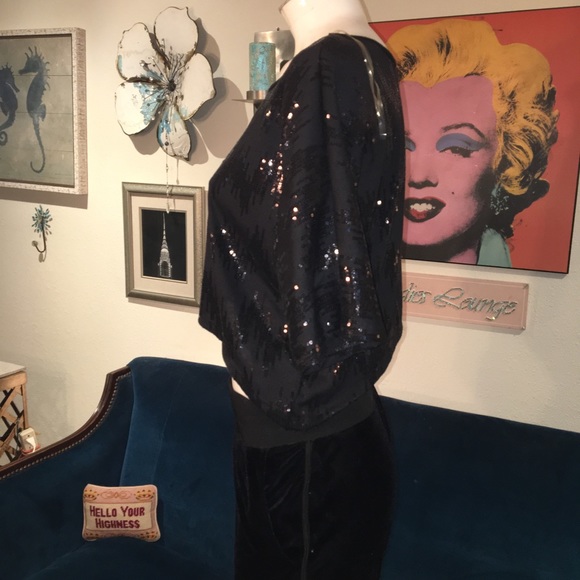 Romeo & Juliet Couture sequin Top - Picture 5 of 7